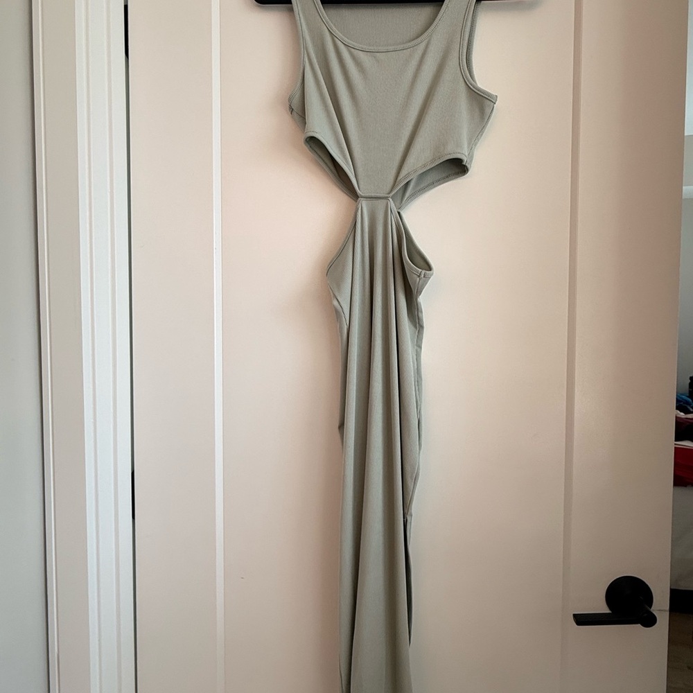 Elegant Sage Green Sleeveless Dress